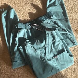 Figs Women's Scrub Set